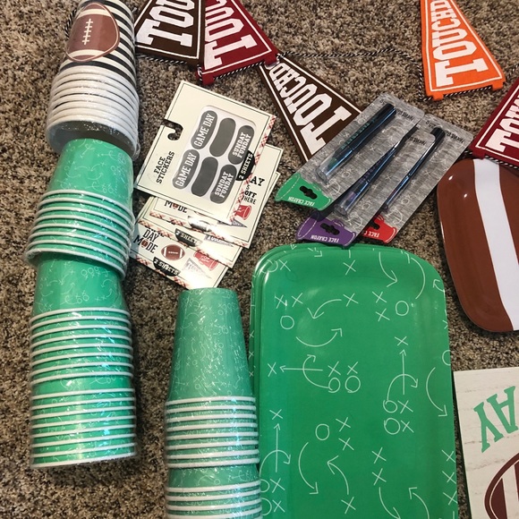Football Party Decor - Picture 2 of 6